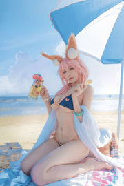 [Net Red COSER Photo] Anime blogger uki rainy season - Tamamo front seaside swimsuit