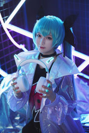 [Cosplay-Foto] Anime-Blogger Teppanyaki-Geistertanz mit - Yaowu-Headset Miku